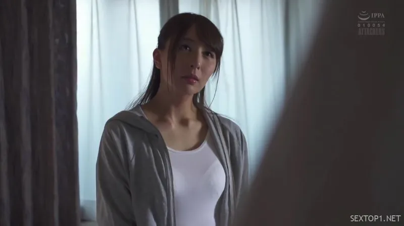 Jessica Kizaki bị cấp trên của chồng cưỡng dâm