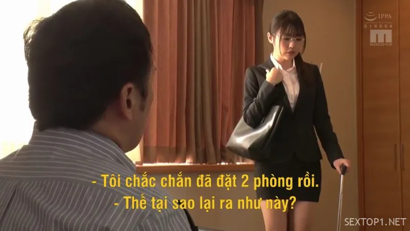 Ở chung phòng với anh trưởng phòng đáng ghét